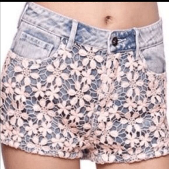 ROXY Floral Lace Overlay Denim Jean Shorts sz 00 - Picture 1 of 6